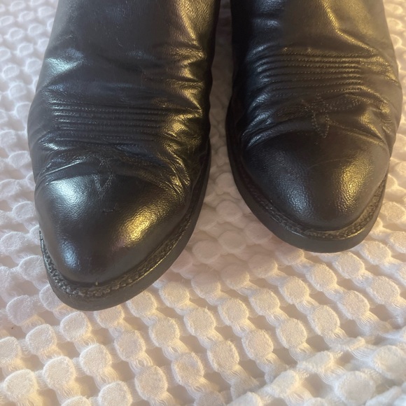 Larry Mandan - Picture 7 of 15